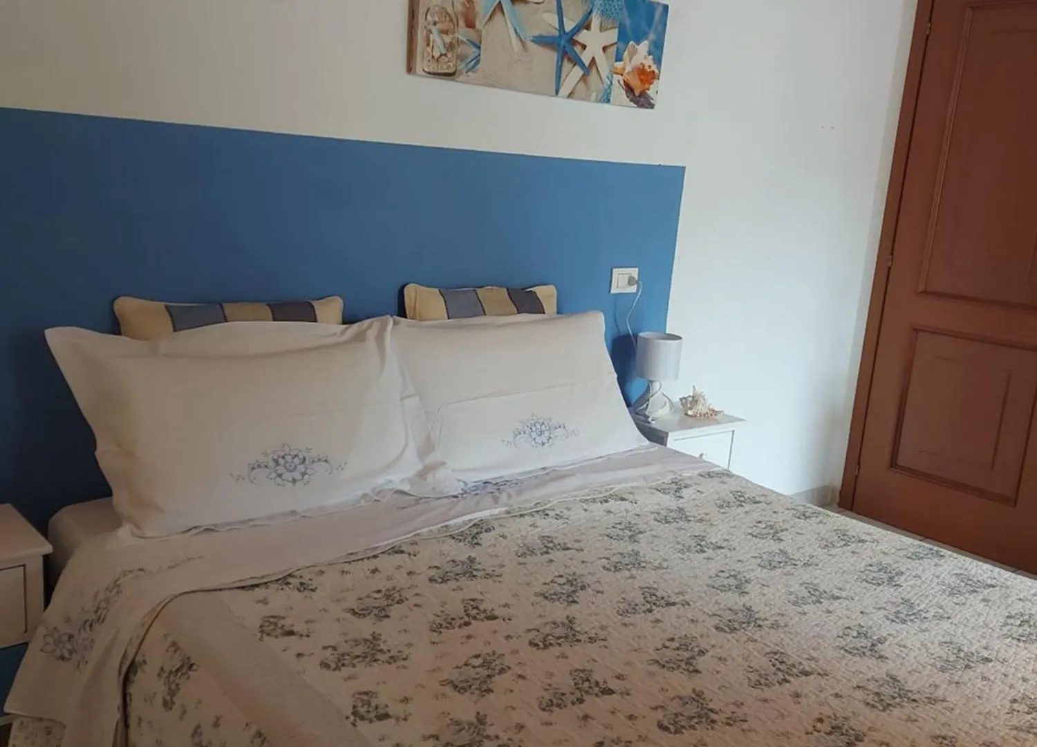 Bed And Breakfast Cala Luna contacts